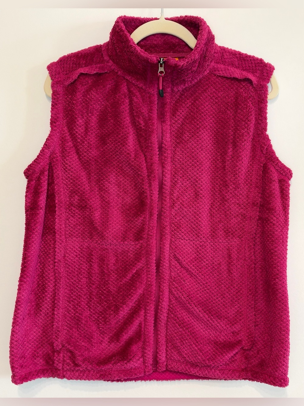 NEW 777 Super Women’s Magenta Plush Fleece Vest Size XL